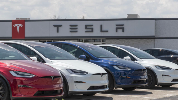 出彩速配 碰撞后车门无法开启, 五人不幸遇难, 特斯拉被起诉