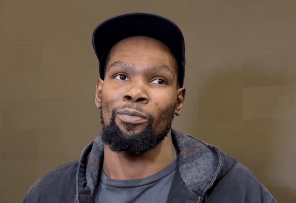 好易配资 在追梦回击言论出来之后, 杜兰特共更新27条动态与网友辩论