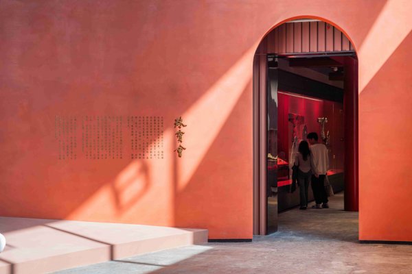 公牛配资 八国首饰展登陆濮院，国际首饰双年展启幕